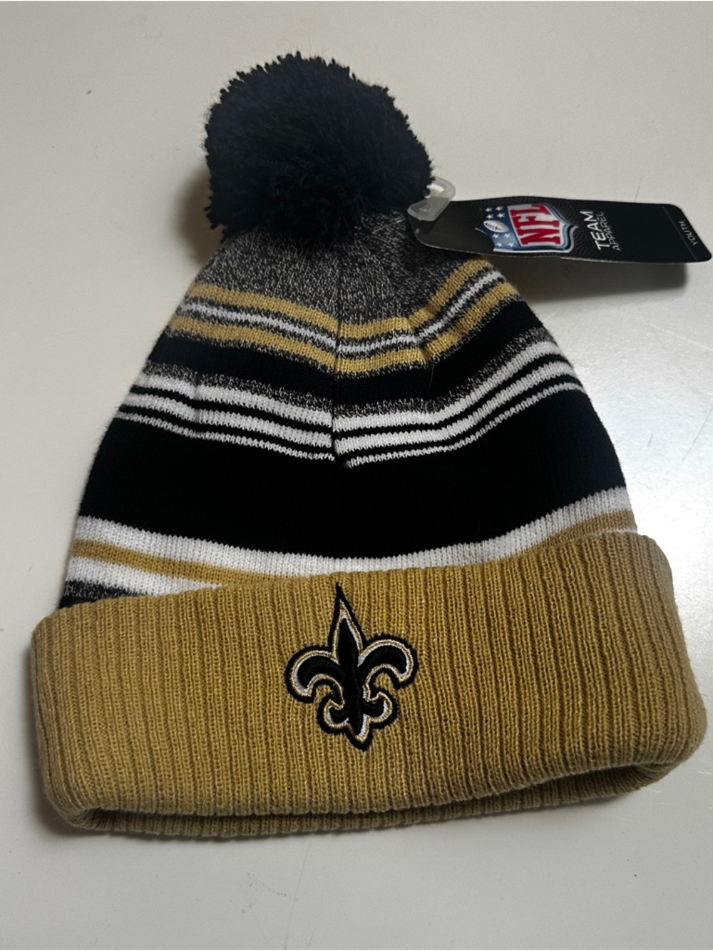 NFL TEAM APPAREL New Orlean Saints Youth Beanie hat One Size Fits most NWT
